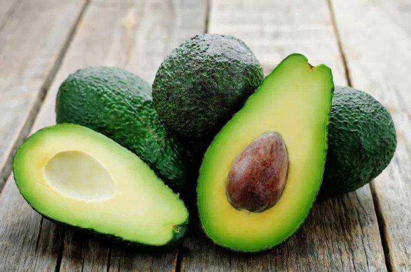 Как заставить авокадо быстро дозреть: 4 хитрости