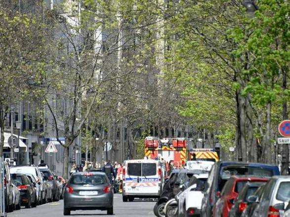 В Париже неизвестный открыл стрельбу возле больницы, жертва