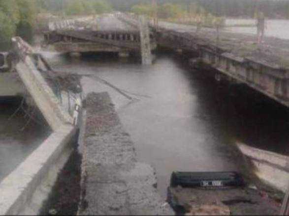 На Київщині вибухнув міст через річку Ірпінь: одна людина загинула, ще дві - поранені