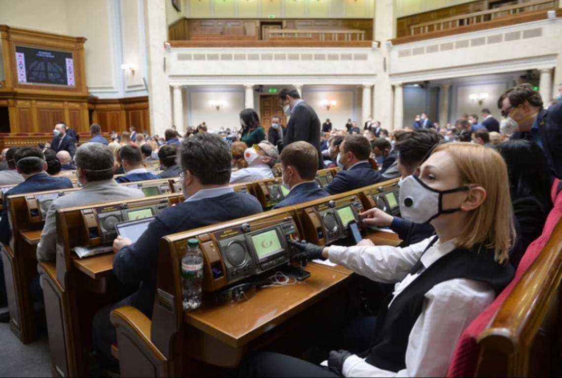 Депутаты подали заявление об отставке судей КСУ