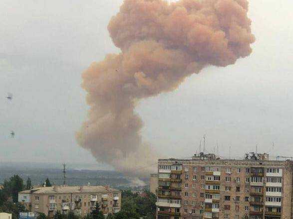 рашисти поцілили по цистерні з азотною кислотою в Сєвєродонецьку: ОВА закликає залишатися в укриттях