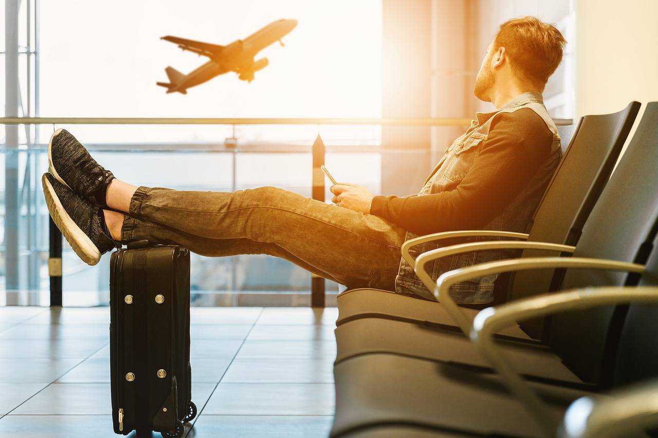 Билет на самолет уже куплен, но граница закрыта: что делать путешественникам