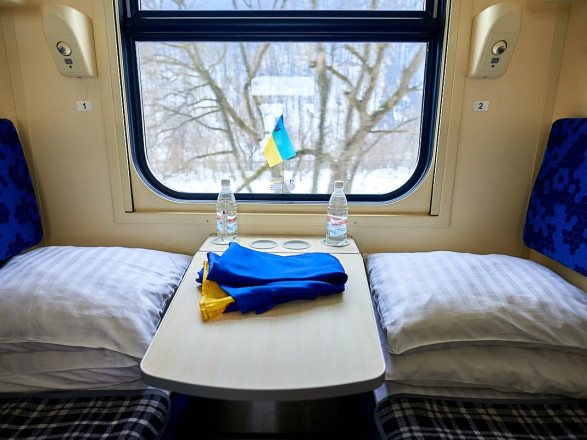 Венгрия временно отменила поезда в и из Украины из-за "большого пассажиропотока"