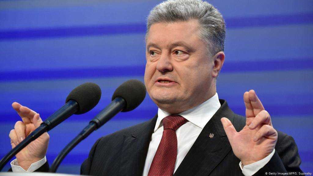 Порошенко требует от Зеленского подтвердить курс Украины на НАТО