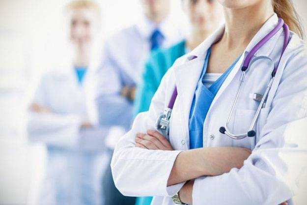 Гончарук пообещал повышение зарплат врачам на 30%