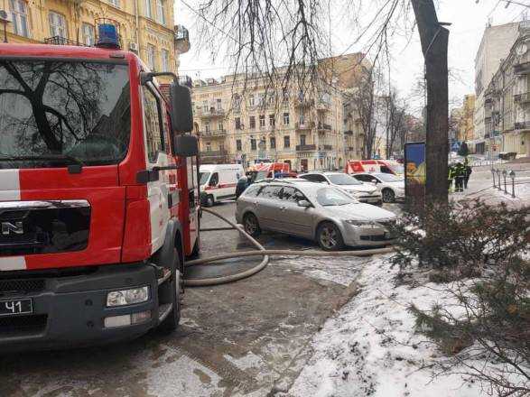 В центре Киева горело кафе, эвакуировали пять человек