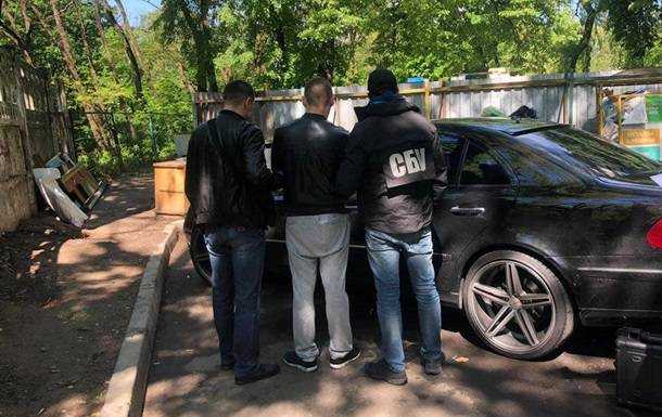 В Киеве задержали мужчину с крупной партией кокаина