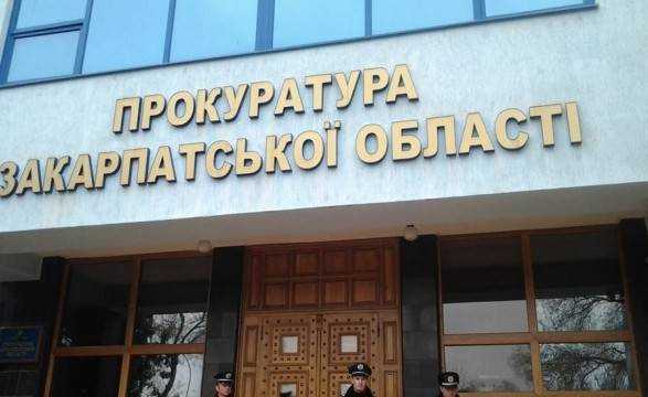 Разбойное нападение на АЗС: подростку из Ужгорода вручили подозрение