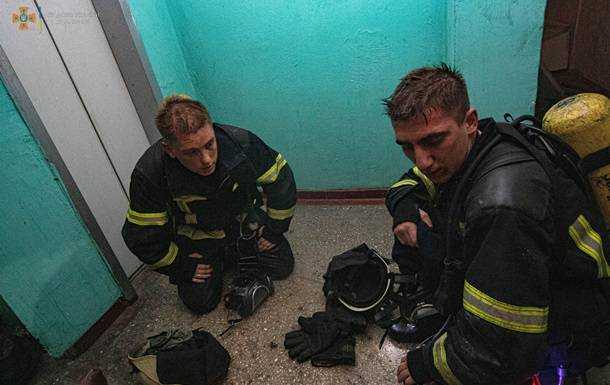 У Києві під час пожежі у багатоповерхівці загинув чоловік
