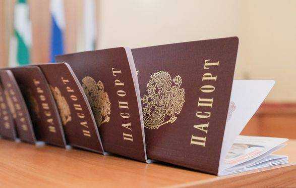 Євросоюз не визнаватиме російські паспорти, видані на тимчасово окупованих українських територіях
