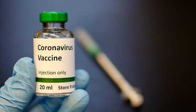 Вакцину от коронавируса начали испытывать на людях