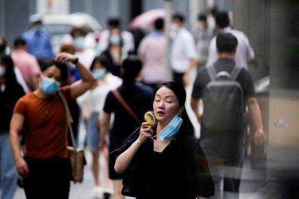 Більша частина Китаю знемагає від високих температур