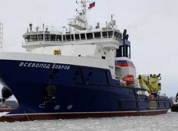 Зміїний перетворився на Змієбаєвку: в Одеській ОДА підтвердили, що українські моряки "підпалили" ворожий корабель