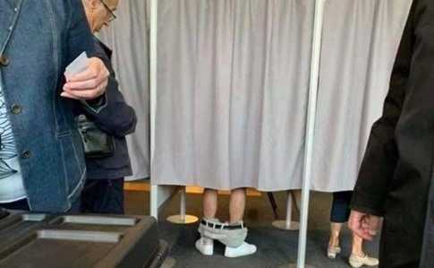 Съеденный бюллетень и снятые штаны: на выборах не обошлось без курьезов