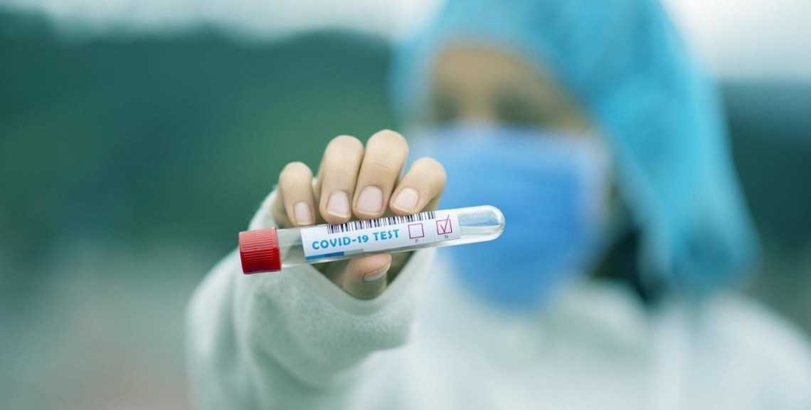 Коронавирус-"мутант" уже в Украине: врач назвал симптомы первого пациента