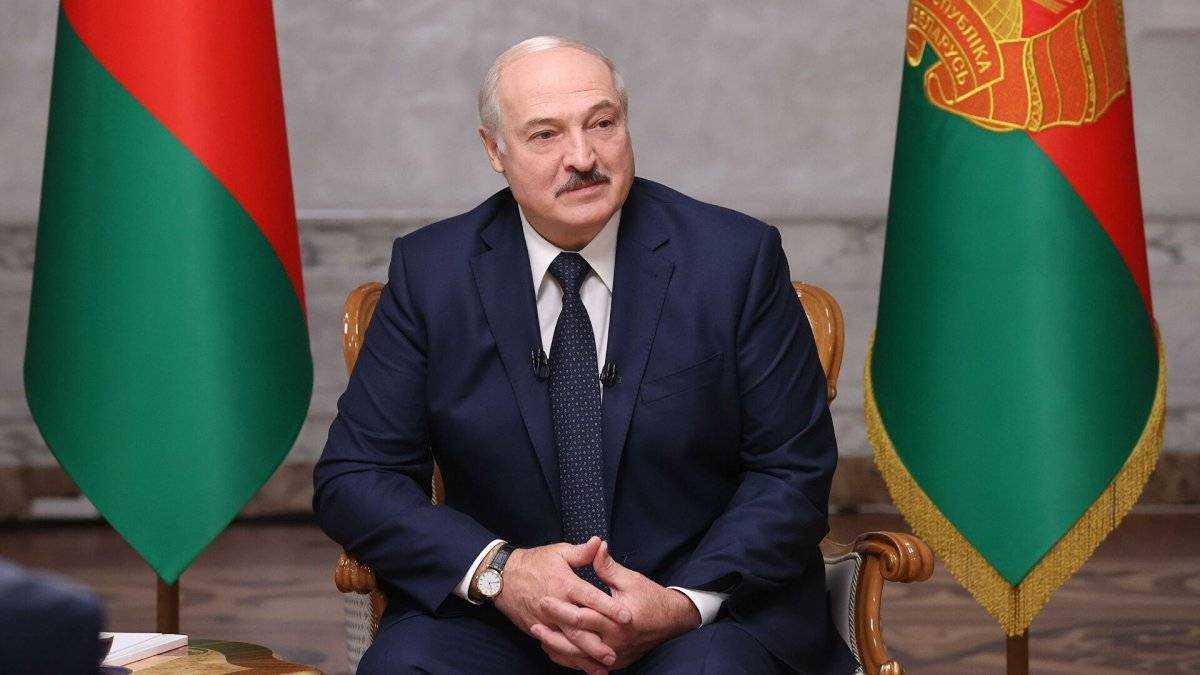 Лукашенко заявил, что не намерен отказываться от власти