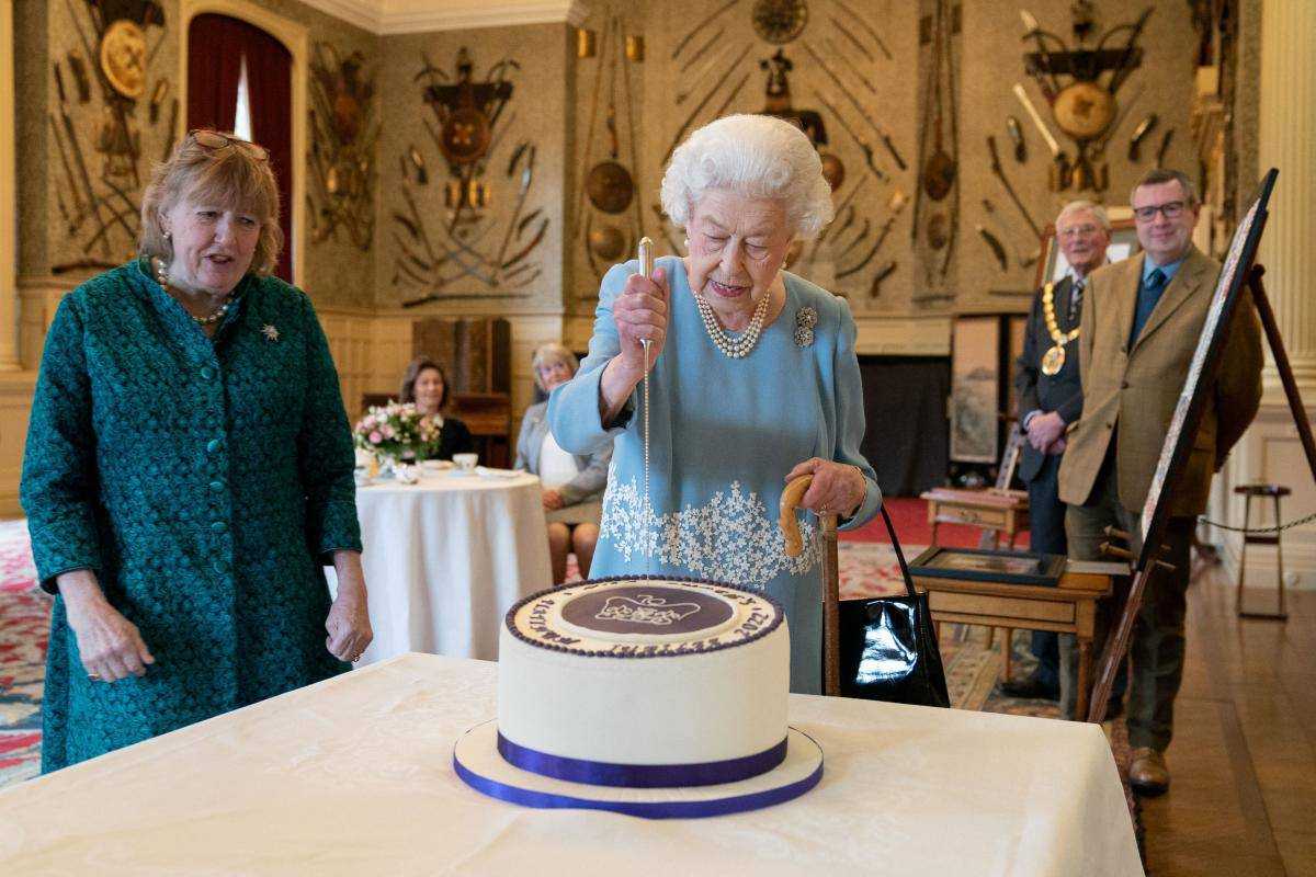 Британська королева Єлизавета II відзначає Платиновий ювілей