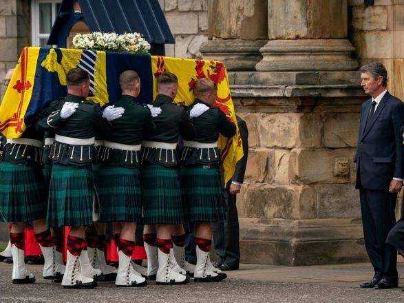 Труну з тілом королеви Єлизавети II проведуть на останньому етапі королівської процесії до Единбурзького собору
