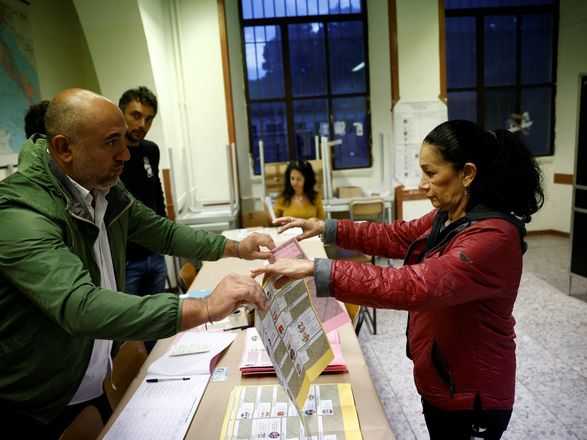 В Італії проходять дострокові загальні вибори