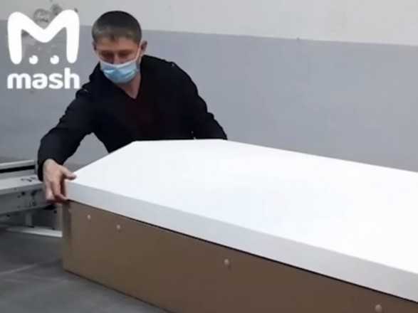 В оккупированном Крыму решили производить гробы из картона