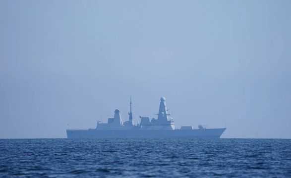 Британський військовий корабель захопив сучасні іранські ракети, що прямували до Ємену