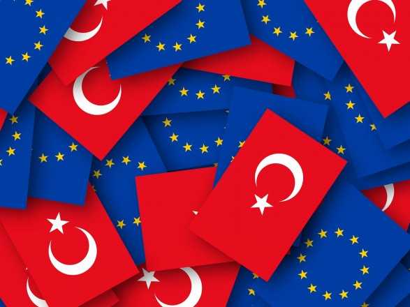 ЕС хочет от Турции разъяснений отмены итогов выборов мэра Стамбула