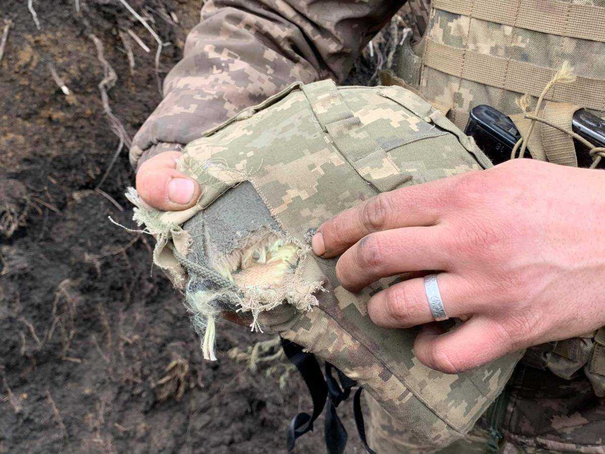 Бойовики на Донбасі вбили українського військового, ще одного - поранено