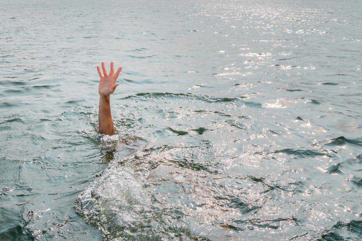 Засмутився через розлучення: в Одесі чоловік втопився на пляжі "Аркадія"