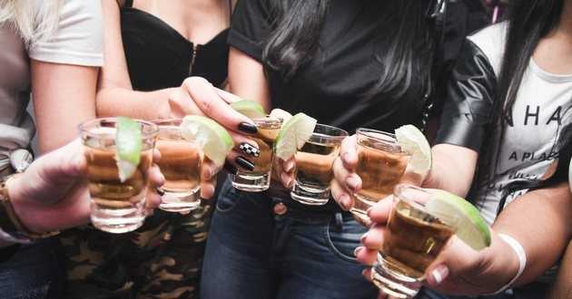 Пить надо в меру: стало известно, от каких болезней защитит алкоголь