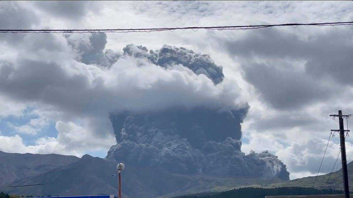У Японії сталося виверження потужного вулкана Асо