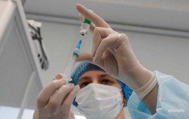 У МОЗ назвали попередню причину смерті військової, яку недавно щепили від коронавірусу