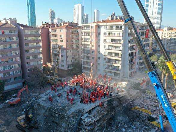 Число погибших при землетрясении в Турции возросло до 64