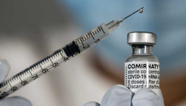Лікар вказав на новий фейк щодо вакцинації від коронавірусу
