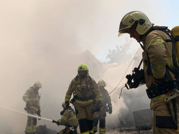 ГСЧС: под Киевом произошел пожар на складе