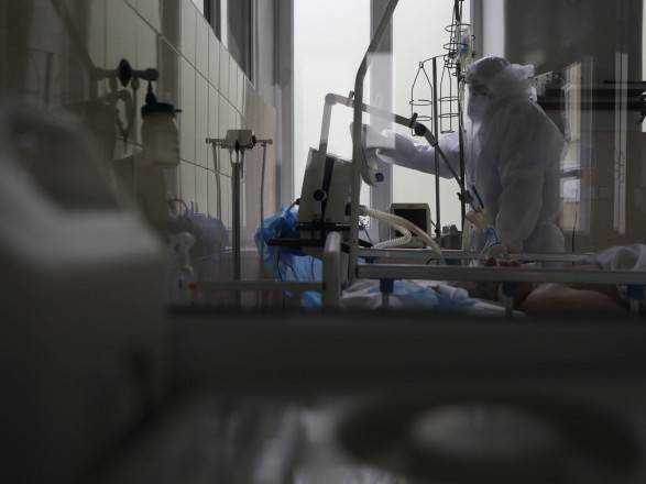 В Україні за добу короновірусом захворіли 3 409 чоловік