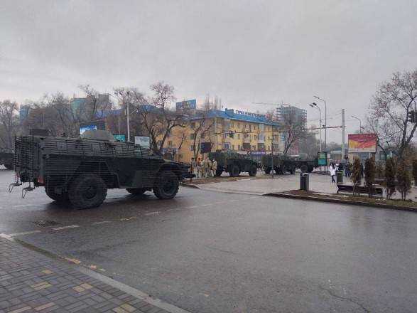Влада Казахстану повідомила про снайперів серед протестувальників в Алма-Аті