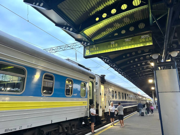 “Укрзализныця” запустила еще один поезд в Польшу