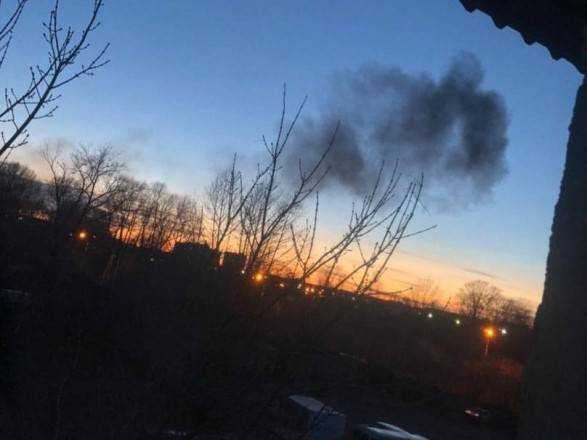 В Іркутську на приватний будинок впав військовий літак