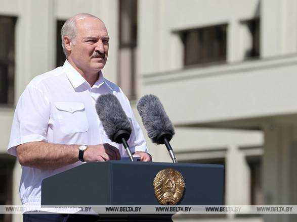 Лукашенко заявил, что повторные выборы перевернут Беларусь
