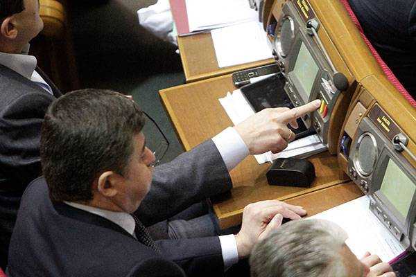 ВР согласовала инициативу Зеленского "подогнать" закон о судоустройстве под закон о разведке