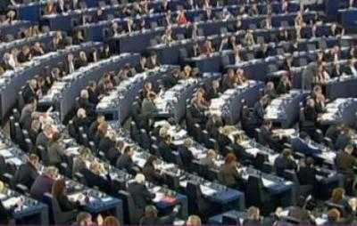 Европарламент призывает Европейский Совет применить в отношении России третью фазу санкций, если этого будет требовать ситуация - резолюция