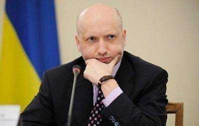 Турчинов назвал ложью заверения Путина, что вооруженные силы РФ не концентрируют свои подразделения у границ с Украиной