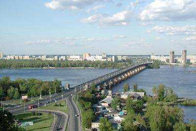 В Киеве частично ограничат движение транспорта на мосту Патона в связи с ремонтными работами