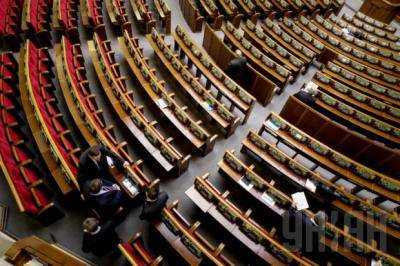 На заседании парламента в связи с отсутствием многих депутатов не принят закон о свободной экономической зоне в Крыму