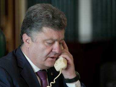 Президент Украины Петр Порошенко поблагодарил во время телефонного разговора канцлера ФРГ Ангелу Меркель  за усилия в консолидации поддержки страны со стороны ЕС