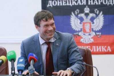 Журналистов в Донецк пригласили на пресс-конференцию объявленного в розыск Олега Царева