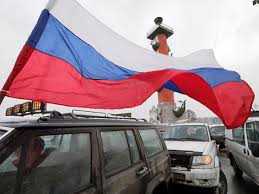 Согласно опросу четверть россиян считают, что санкции Запада ударят по жителям РФ, но более 70% поддерживают ответные меры – опрос
