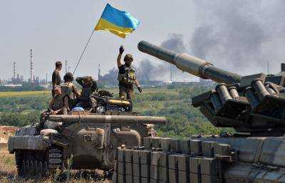 Президент Украины сообщил, что значительная часть российской военной техники, которая ночью вошла на территорию Украины, была уничтожена артиллерией