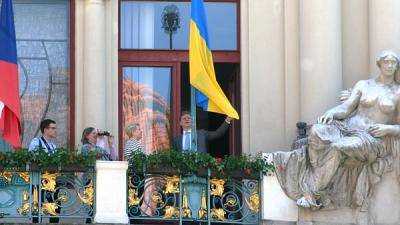 В канун Дня Независимости Украины президент Петр Порошенко призывает украинцев во всем  мире вывесить национальные флаги