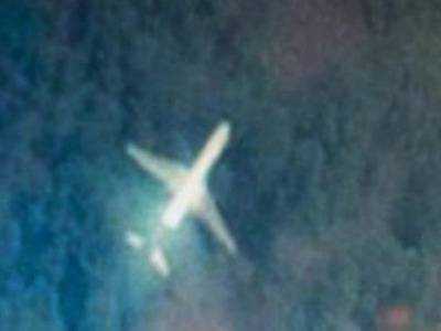 Малазийский Боинг-777 распался еще в воздухе вследствие поражения снаружи - предварительный отчет Совбеза Нидерландов